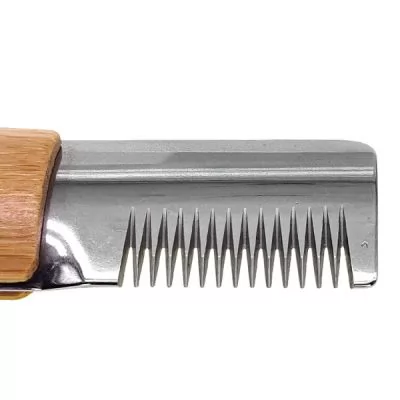Товары с похожими характеристиками на Нож для тримминга собак Artero №08 Stripping Knife NC на 13 зубцов 